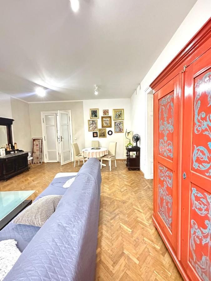 Charming Apartament City Center Тімішоара Екстер'єр фото